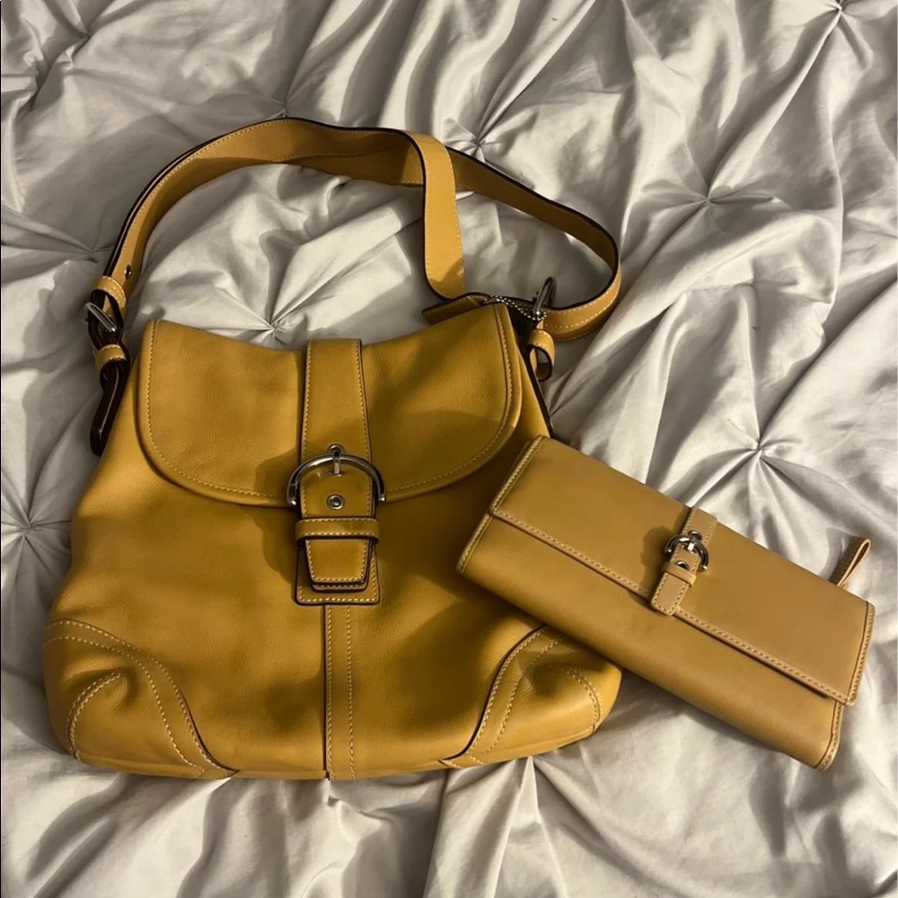 Coach purse shoulder bag with matching wallet